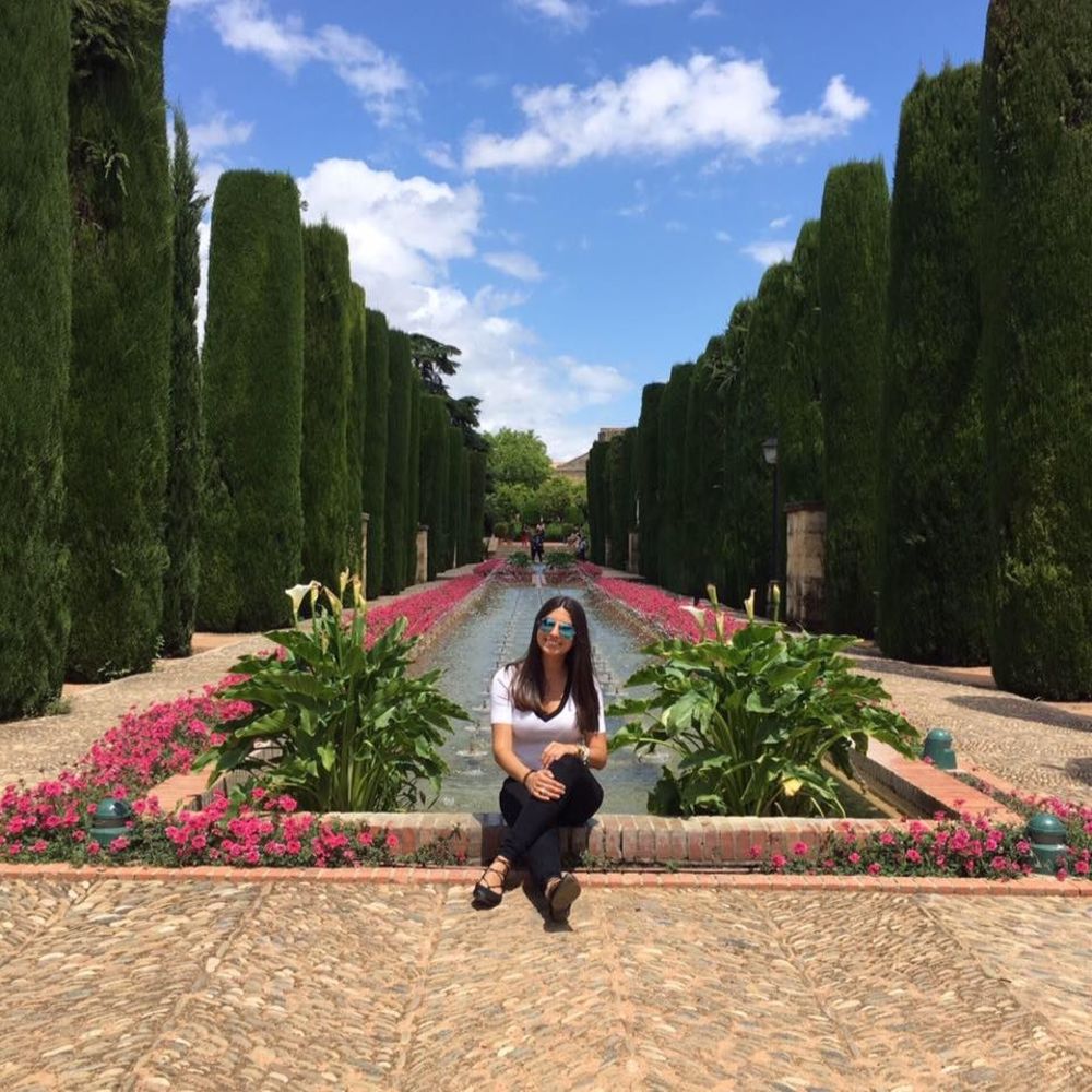 Meet your Posher, Nia